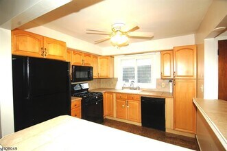 34 Warman St in Montclair, NJ - Building Photo - Building Photo