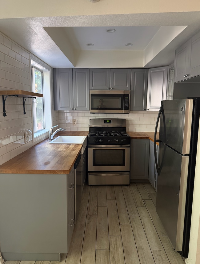 property at 7320 Balboa Blvd