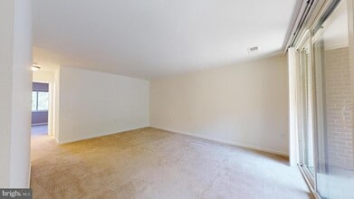 1425 Northgate Square in Reston, VA - Building Photo - Building Photo