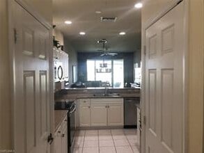 7905 Mahogany Run Ln-Unit -1322 in Naples, FL - Foto de edificio - Building Photo