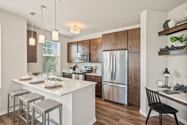 Drexel Ridge Apartments in Oak Creek, WI - Foto de edificio - Building Photo
