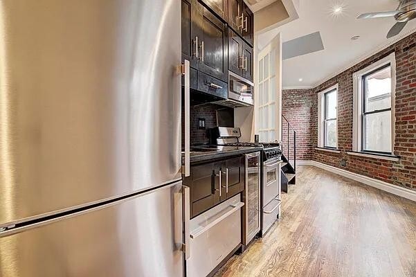 410 E 13th St in New York, NY - Foto de edificio - Building Photo