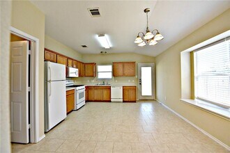 1110 Henderson Dr in Leander, TX - Building Photo - Building Photo