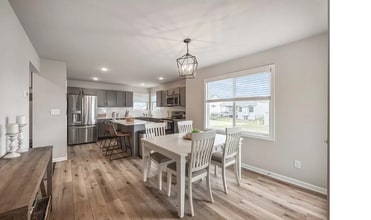 1090 Locust St in Waukee, IA - Building Photo - Building Photo