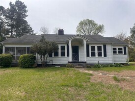 11100 Cumming Hwy in Canton, GA - Building Photo