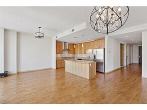 201 S 11th St in Minneapolis, MN - Building Photo - Building Photo