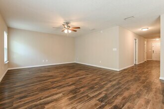 523 Worcester Ct. in Jacksonville, FL - Building Photo - Building Photo