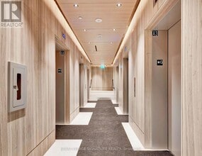 225 Commerce St in Vaughan, ON - Building Photo - Building Photo