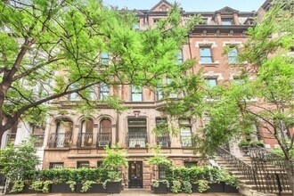 54 E 83rd St in New York, NY - Building Photo - Building Photo