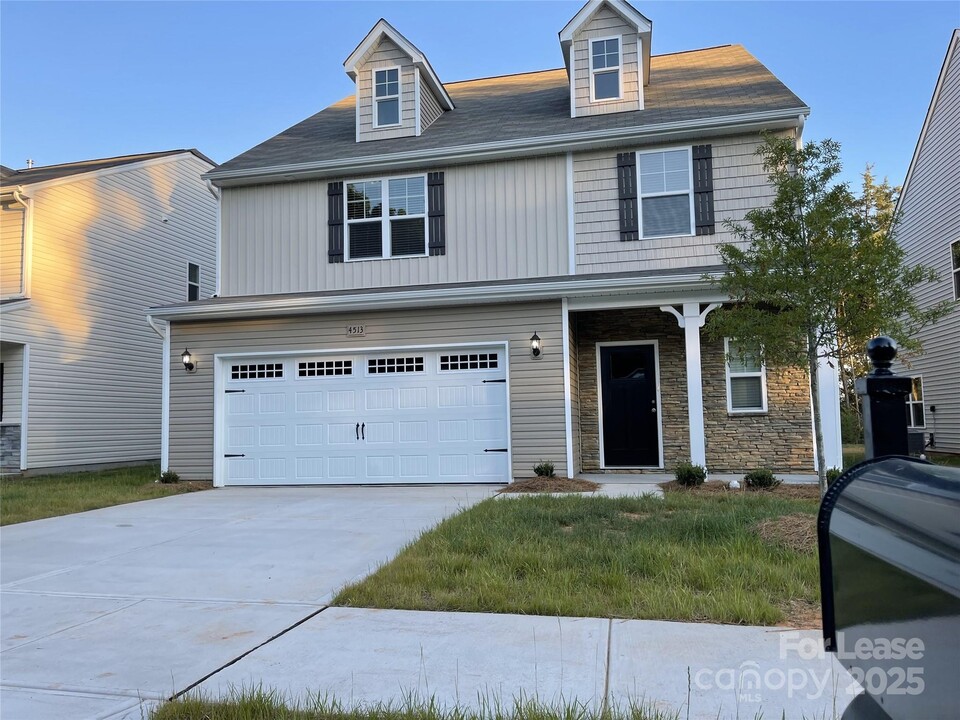 4513 Cecilia Ln in Charlotte, NC - Building Photo
