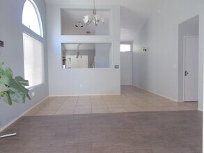 7521 Sea Spray Ave in Las Vegas, NV - Building Photo - Building Photo