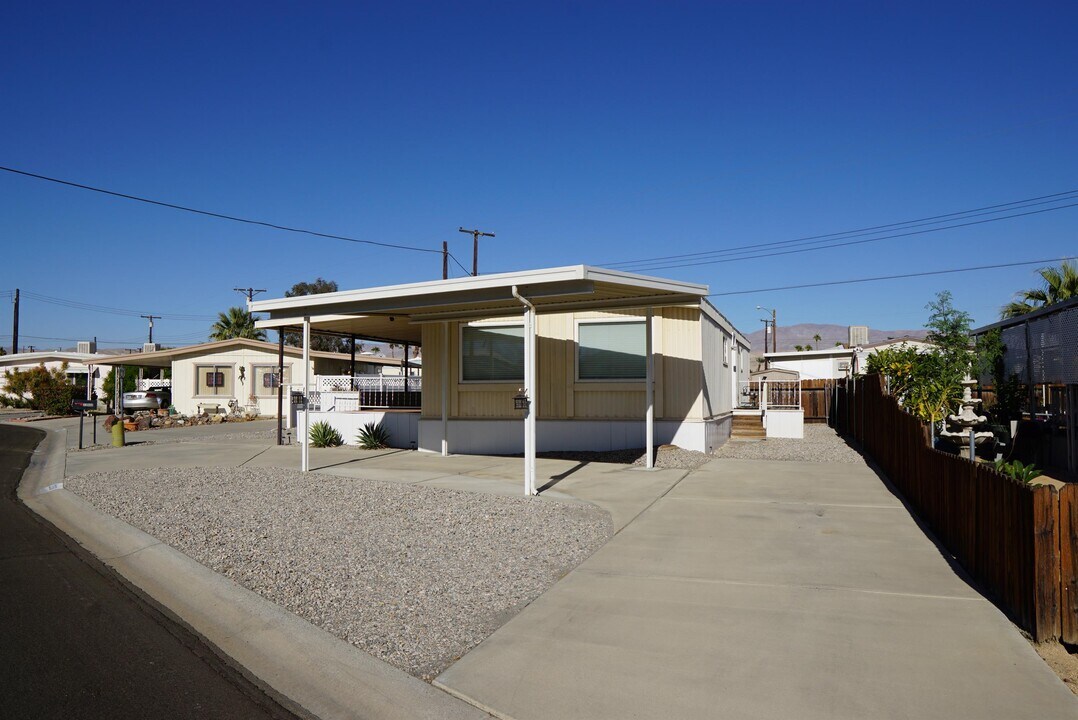 32660 Bloomfield Ave Photo