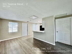 331 Tarpon Dr in Cape Coral, FL - Foto de edificio - Building Photo