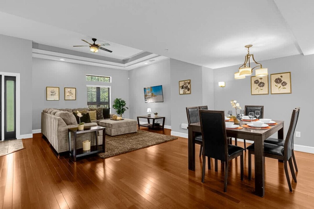 8543 Kediaman Ave in Orlando, FL - Building Photo