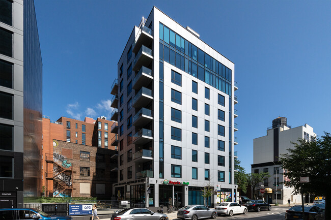 Queens Boro Tower in Long Island City, NY - Building Photo - Building Photo