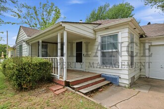 571 S Roosevelt St in Wichita, KS - Building Photo - Building Photo