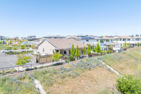 Manzanita at Saratoga Estates in El Dorado Hills, CA - Foto de edificio - Building Photo