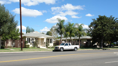 14731-14739 Burbank Blvd in Van Nuys, CA - Building Photo - Other