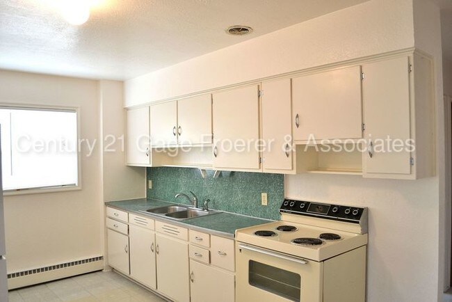 338 E 200 S-Unit -3 in Clearfield, UT - Foto de edificio - Building Photo