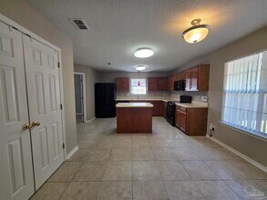 6913 Hanover Ct in Milton, FL - Building Photo - Building Photo