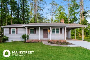 635 Lakeridge Cir SE in Conyers, GA - Building Photo