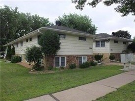 1952-1956 Maryland Ave E Apartments