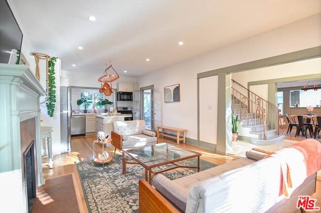 1600 N Kingsley Dr in Los Angeles, CA - Building Photo - Building Photo