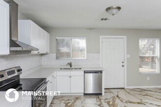 8111 Ashwood Pointe in San Antonio, TX - Building Photo - Building Photo