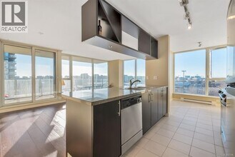 5028 Kwantlen St in Richmond, BC - Building Photo - Building Photo