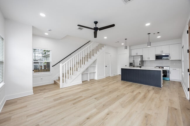 3327 Cornell St in Houston, TX - Foto de edificio - Building Photo