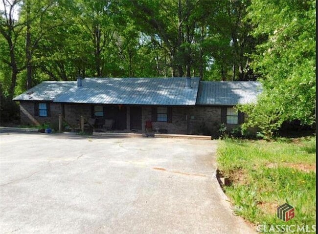 property at 140 Windy Hill Pl