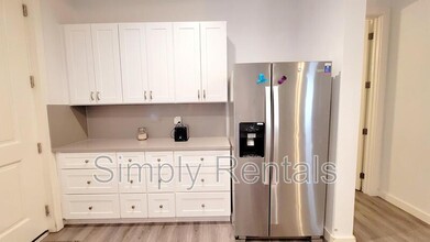 1711 Sycamore St in Commerce, TX - Building Photo - Building Photo