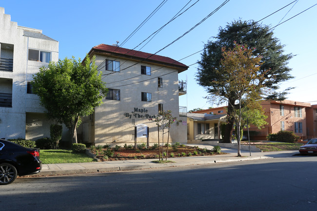 805 E Maple St in Glendale, CA - Foto de edificio - Building Photo