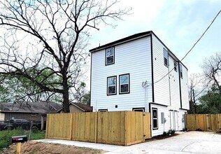 7954 Nashville St, Unit 7954 Nashville St Houston in Houston, TX - Foto de edificio - Building Photo