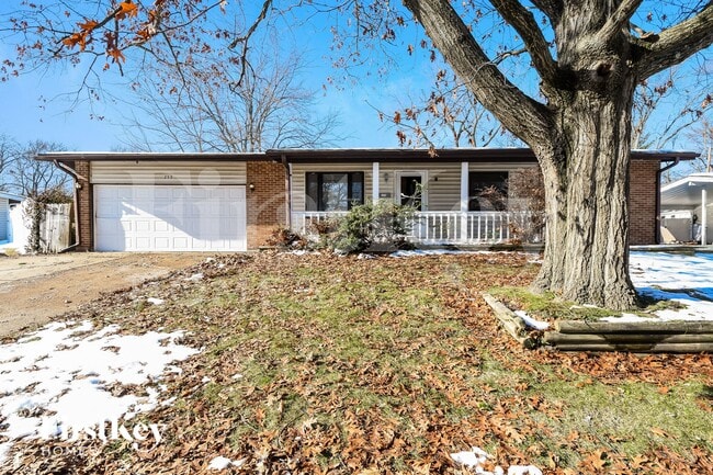 255 Mohican Ln in Florissant, MO - Building Photo - Building Photo