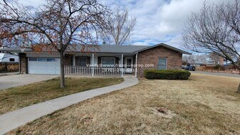595 Starlight Dr in Grand Junction, CO - Building Photo