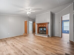 61 Maido St in Crawfordville, FL - Foto de edificio - Building Photo