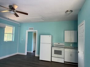 7930 E Highway 25 in Belleview, FL - Building Photo - Building Photo