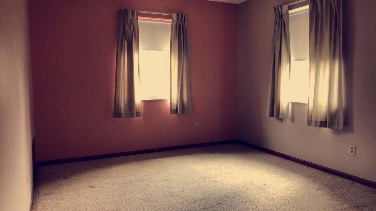 1121 Davis Ave, Unit 1121 Davis Avenue 2nd fl in Pittsburgh, PA - Building Photo
