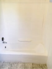 24 Hobart Ln, Unit 32 in Amherst, MA - Building Photo - Building Photo