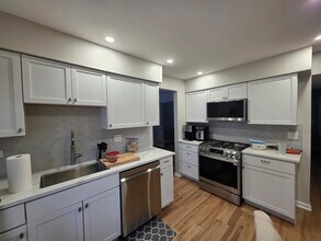 713 Old Post Rd in Buffalo Grove, IL - Building Photo - Building Photo