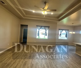 3816 Honeysuckle Dr in Carlsbad, NM - Building Photo - Building Photo