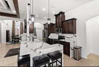 21 N Loretta Lynn Dr in Edinburg, TX - Building Photo - Building Photo