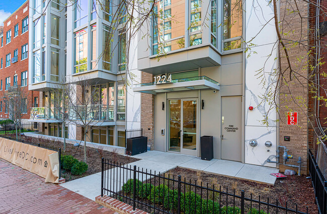 Vivre in Washington, DC - Building Photo - Building Photo