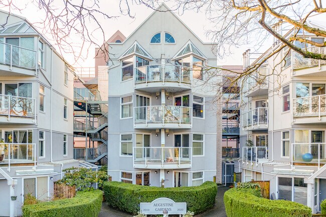 Augustine Gardens in Vancouver, BC - Building Photo - Building Photo