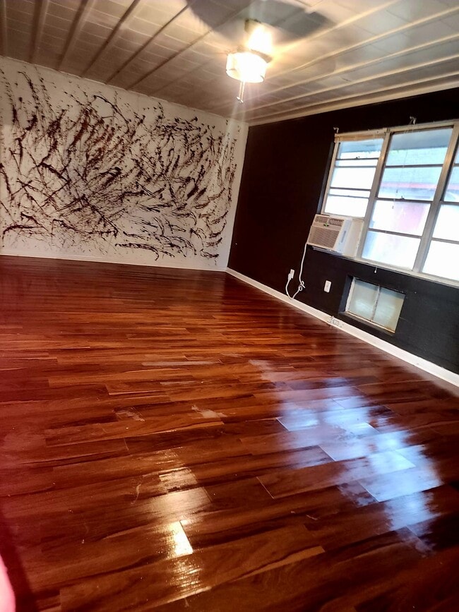3737 Maywood Ave, Unit Front house