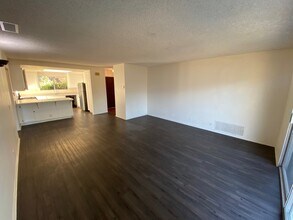 1028 Sapote Ct in Vista, CA - Building Photo - Building Photo