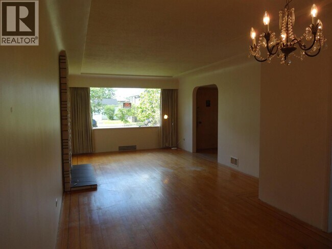 2510 W King Edward Ave in Vancouver, BC - Building Photo - Building Photo