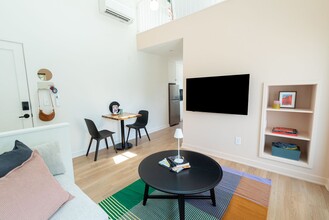 901 E Edenton St in Raleigh, NC - Building Photo - Interior Photo