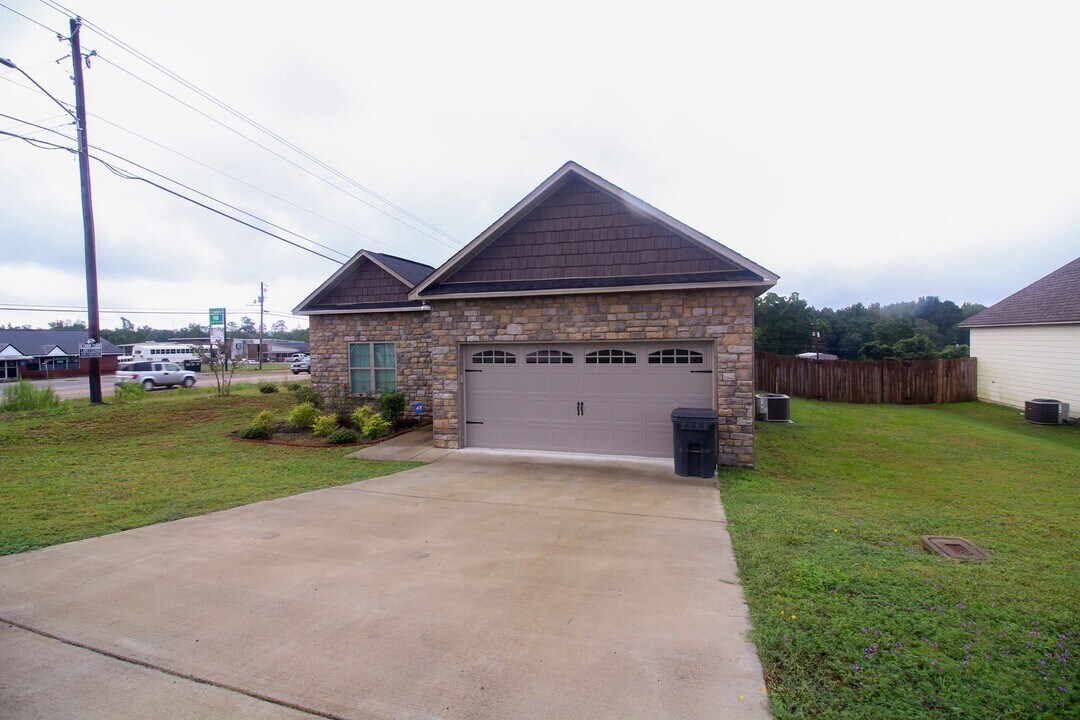 3108 Gatewood Dr in Phenix City, AL - Building Photo